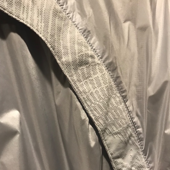 A light weight jacket by Adidas. - Picture 5 of 9